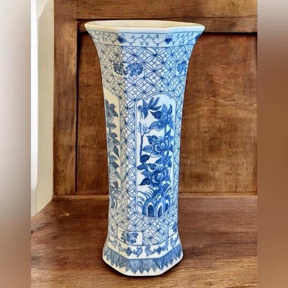 Large Vintage Chinoiserie / Chinese style Porcelain Vase - Picture 4 of 7